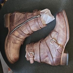 Freebird Raine Size 8